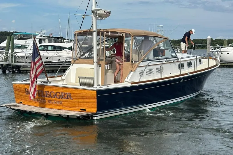 Slide: The Image of Grand Banks 38 Eastbay EX 1995 - 1