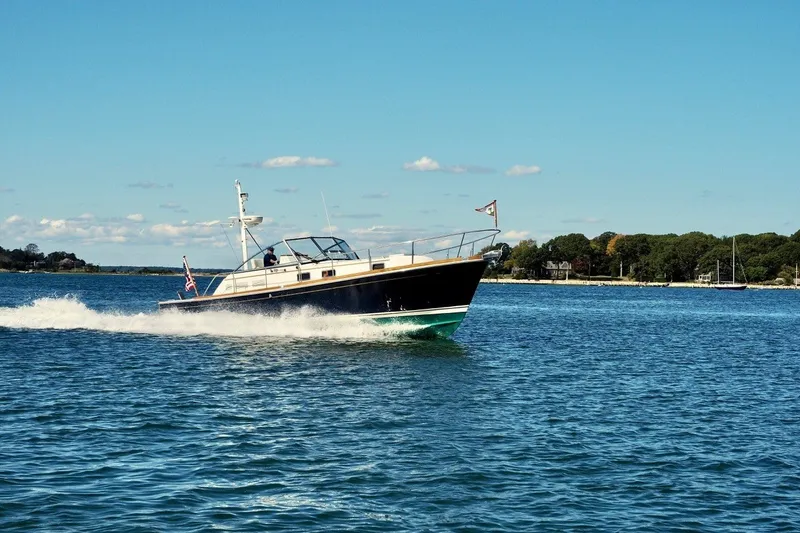 Slide: The Image of Grand Banks 38 Eastbay EX 1995 - 39