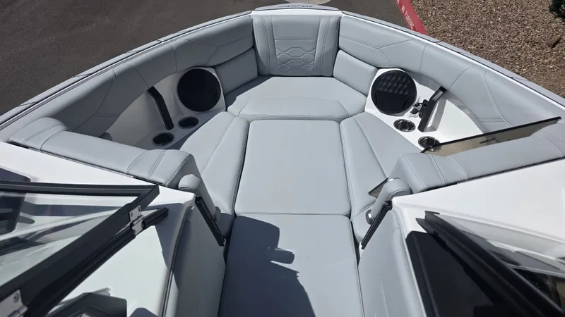 Slide: The Image of Malibu 24 MXZ 2026 - 13