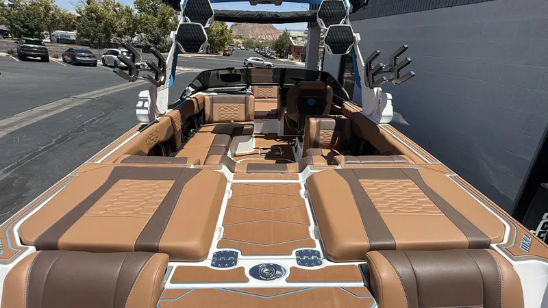 Slide: The Image of Malibu 24 MXZ 2026 - 6
