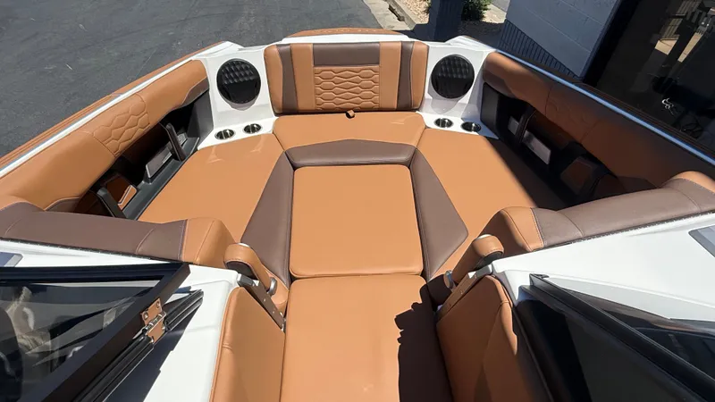 Slide: The Image of Malibu 24 MXZ 2026 - 15