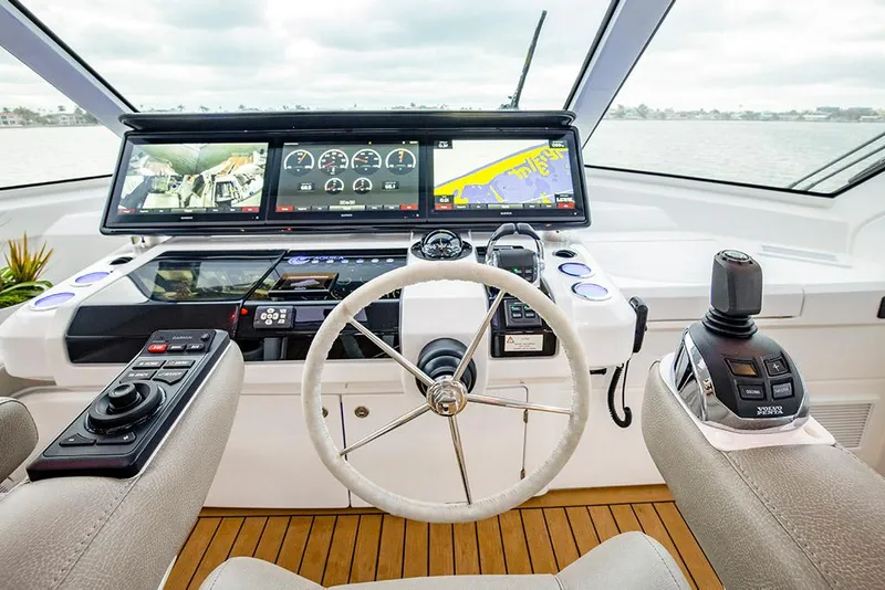 Slide: The Image of Aquila 70 Luxury 2024 - 12