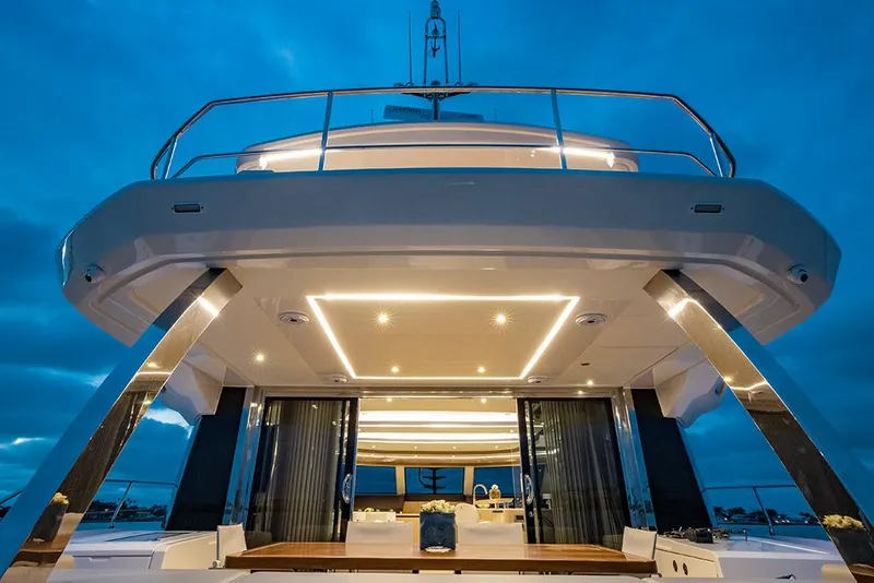 Slide: The Image of Aquila 70 Luxury 2024 - 14