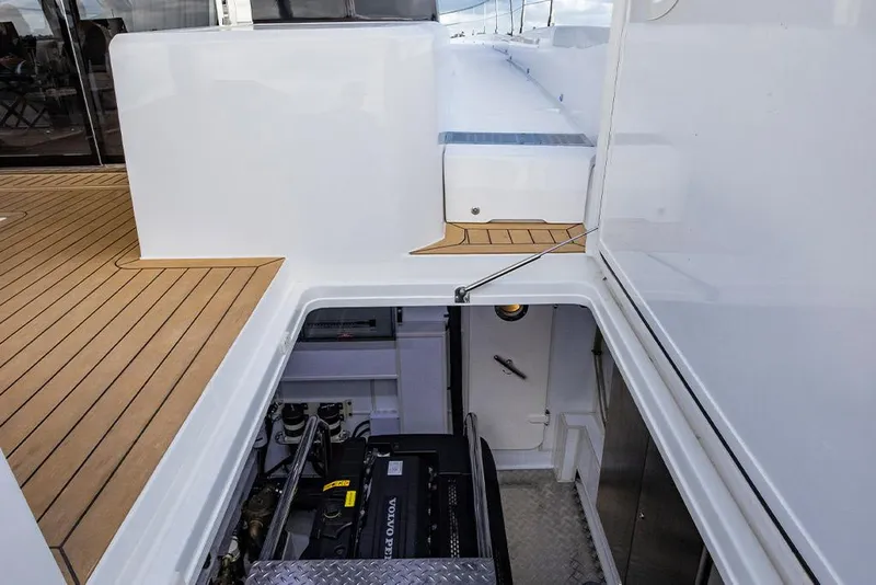 Slide: The Image of Aquila 70 Luxury 2024 - 24