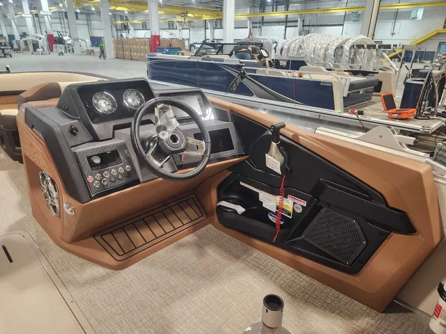Slide: The Image of Avalon 2385 25 Catalina QL 2026 - 14