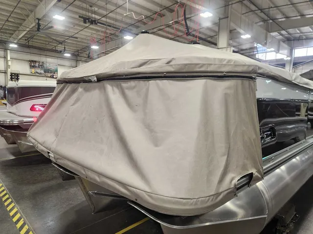 Slide: The Image of Avalon 2385 25 Catalina QL 2026 - 16