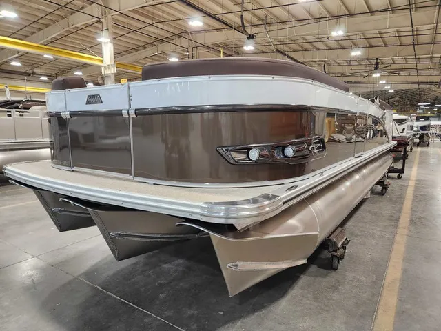 Slide: The Image of Avalon 2385 25 Catalina QL 2026 - 6