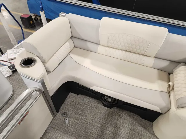Slide: The Image of Avalon 2385 25 Catalina QL 2026 - 22