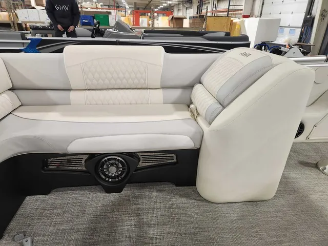 Slide: The Image of Avalon 2385 25 Catalina QL 2026 - 25