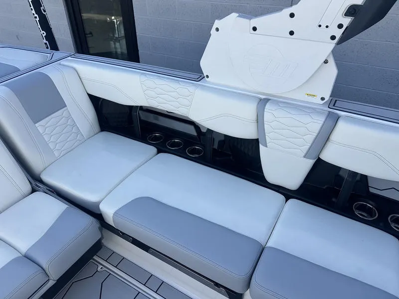 Slide: The Image of Malibu 24 MXZ 2025 - 24