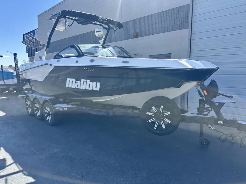 Slide: The Image of Malibu 24 MXZ 2025 - 1