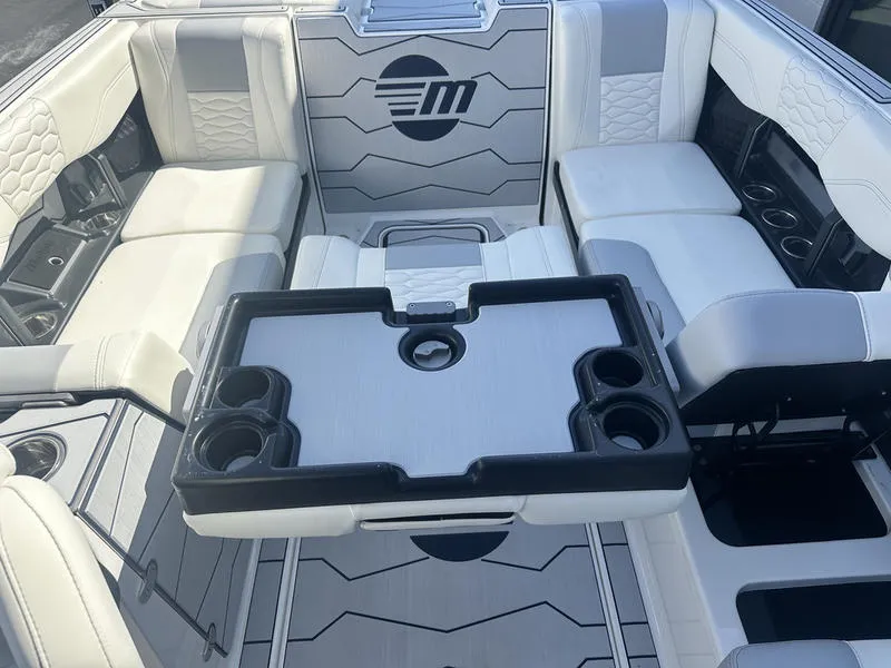 Slide: The Image of Malibu 24 MXZ 2025 - 25