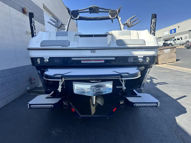 Slide: The Image of Malibu 24 MXZ 2025 - 5