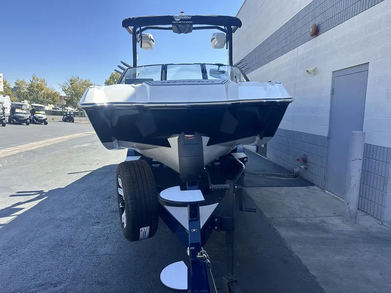 Slide: The Image of Malibu 24 MXZ 2025 - 4