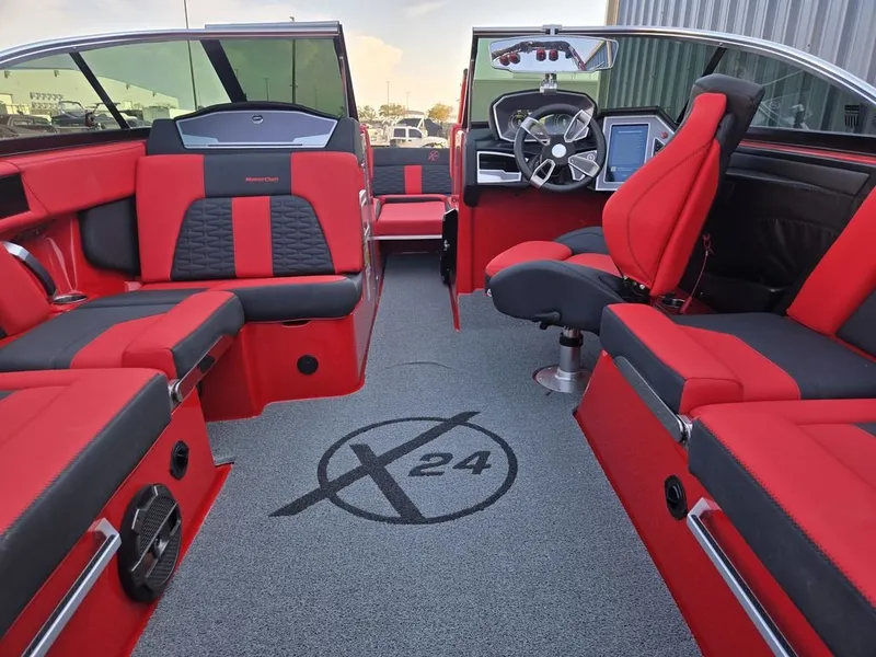 Slide: The Image of MasterCraft X24 2021 - 21