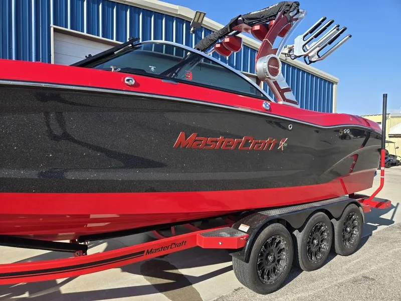 Slide: The Image of MasterCraft X24 2021 - 3