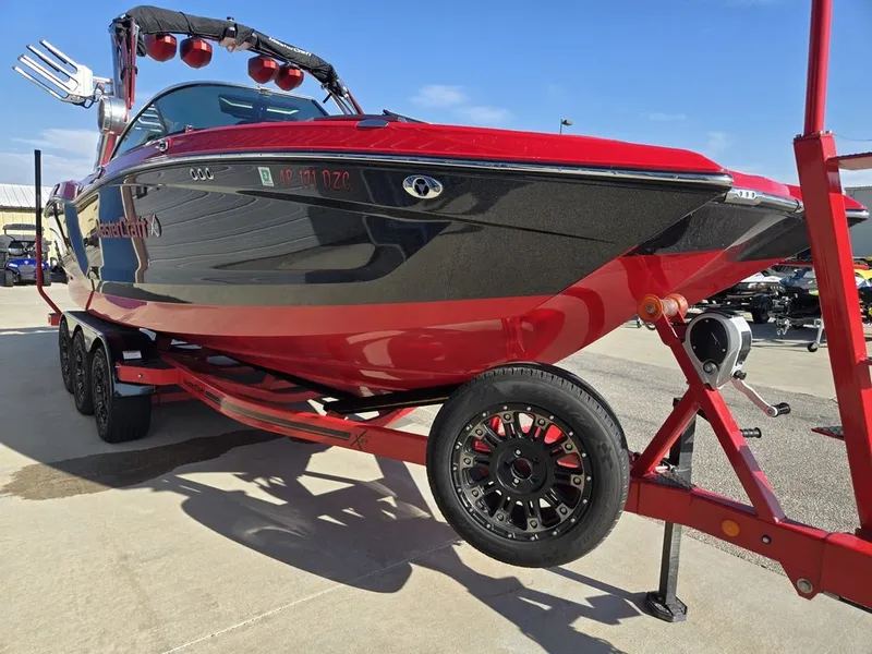 Slide: The Image of MasterCraft X24 2021 - 6