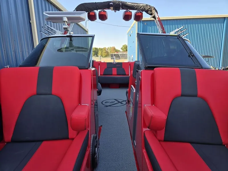 Slide: The Image of MasterCraft X24 2021 - 45