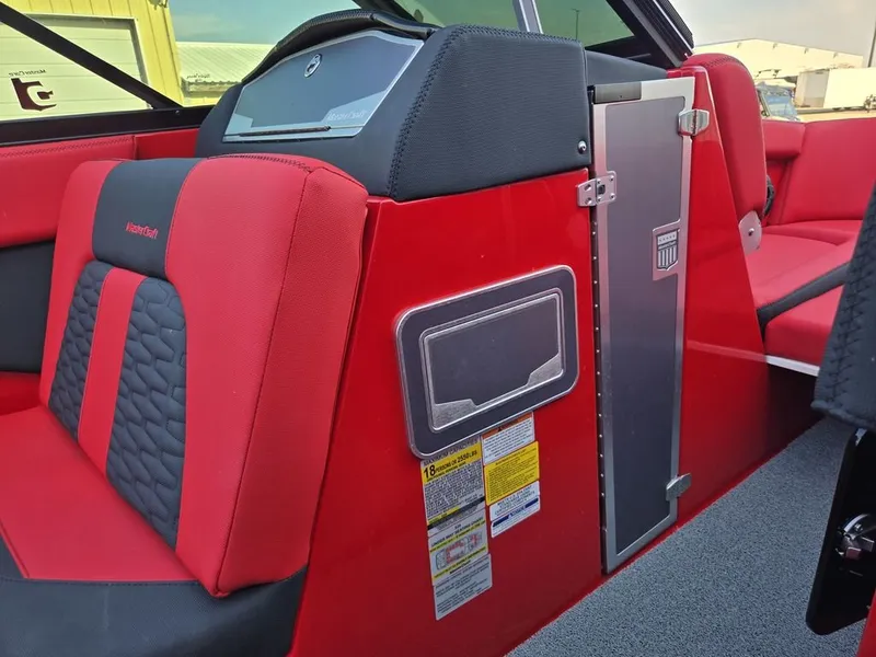 Slide: The Image of MasterCraft X24 2021 - 36