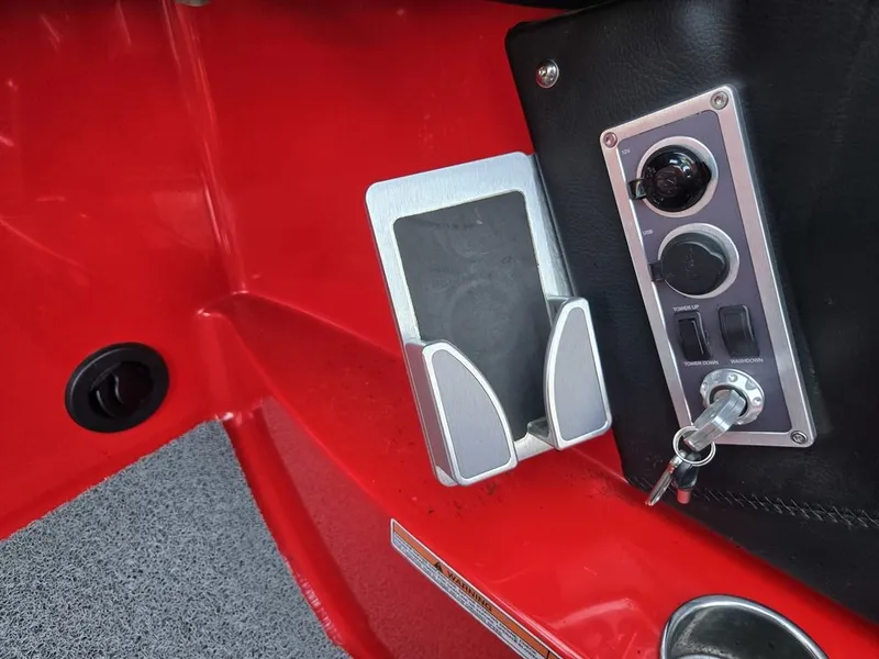 Slide: The Image of MasterCraft X24 2021 - 34