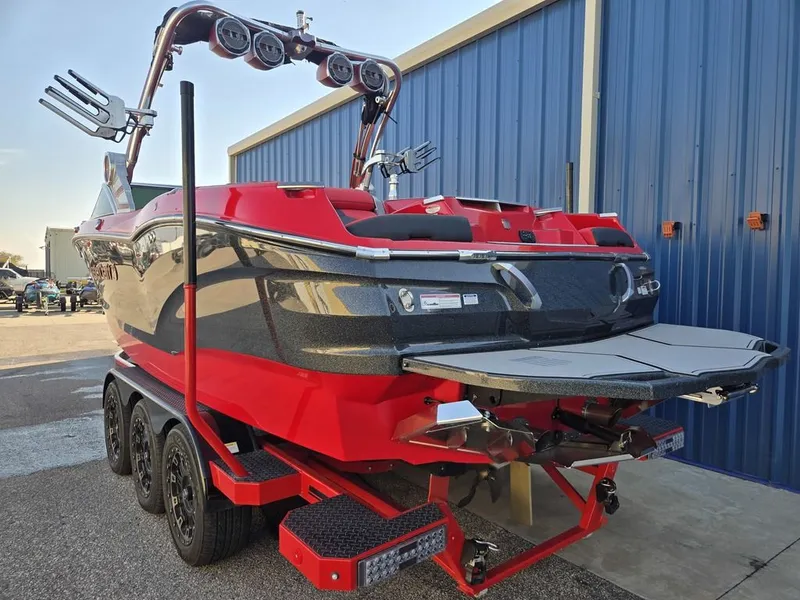 Slide: The Image of MasterCraft X24 2021 - 13