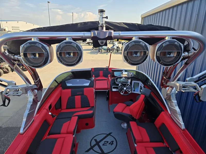 Slide: The Image of MasterCraft X24 2021 - 20