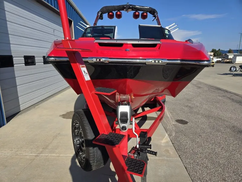 Slide: The Image of MasterCraft X24 2021 - 5