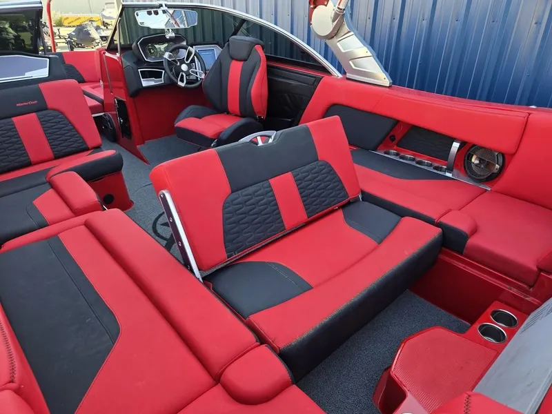 Slide: The Image of MasterCraft X24 2021 - 29