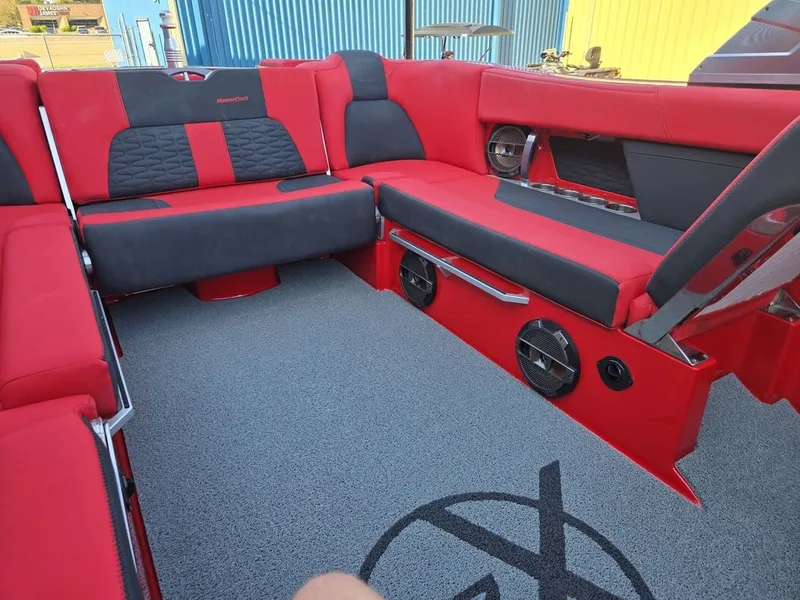 Slide: The Image of MasterCraft X24 2021 - 25