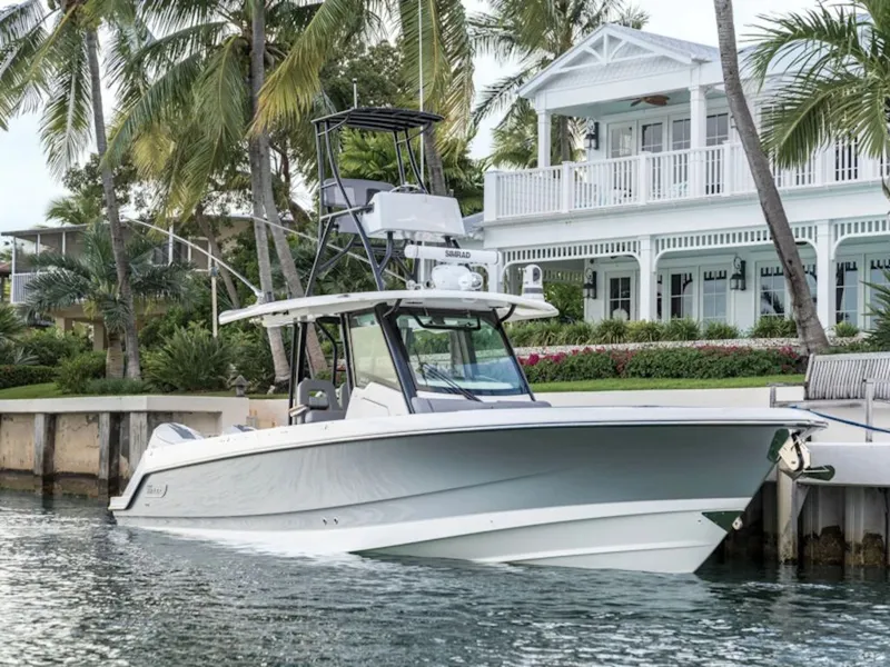 The Image of Boston Whaler 360 Outrage 2027 - 0