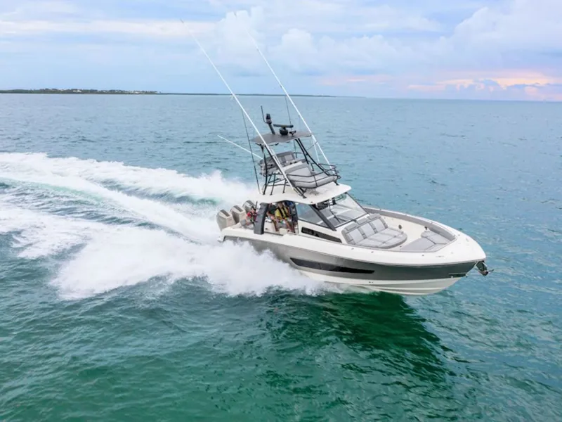 The Image of Boston Whaler 420 Outrage 2027 - 0