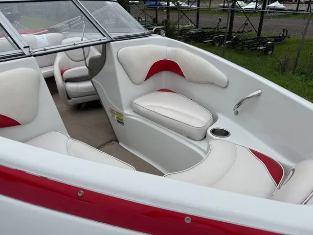 Slide: The Image of Crownline Boats 185SS 2012 - 1