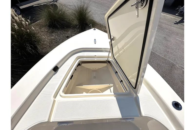 Slide: The Image of Scout 177 Sport 2025 - 11