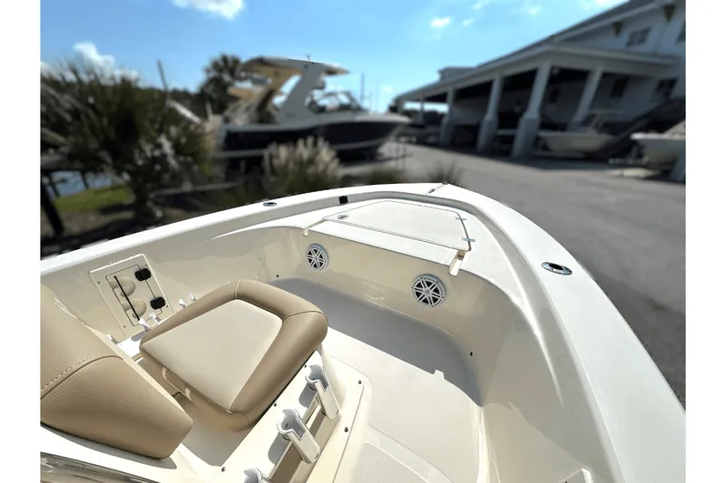 Slide: The Image of Scout 177 Sport 2025 - 8