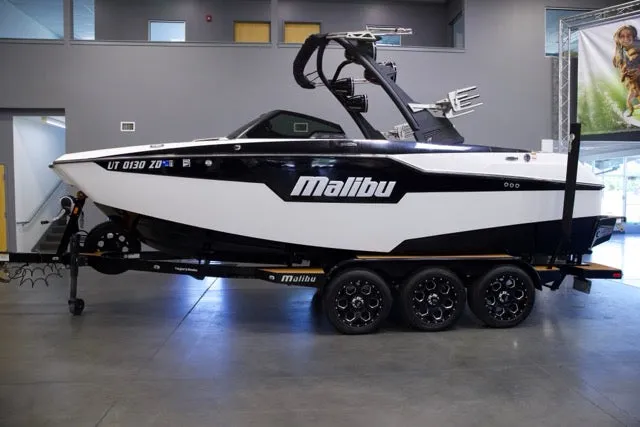 The Image of Malibu M220 2021 - 0