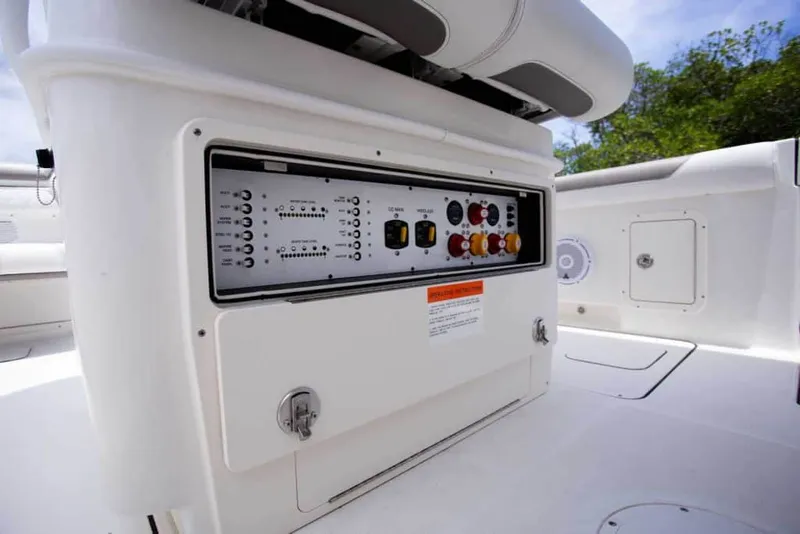 Slide: The Image of World Cat 295CC Center Console 2026 - 39