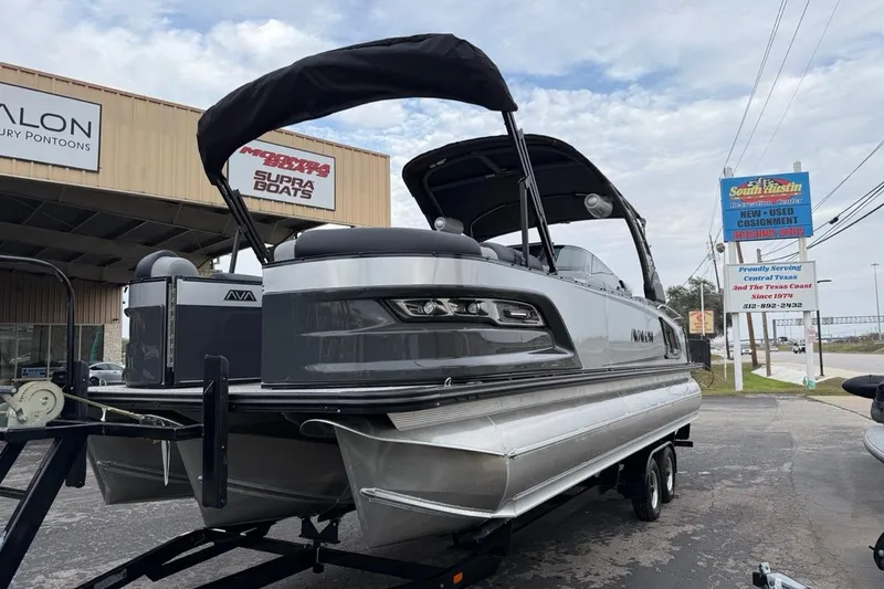 Slide: The Image of Avalon Excalibur LTD Quad Lounger Shift 2026 - 4