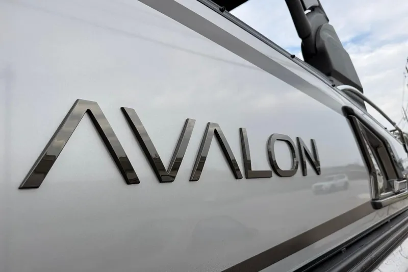 Slide: The Image of Avalon Excalibur LTD Quad Lounger Shift 2026 - 5