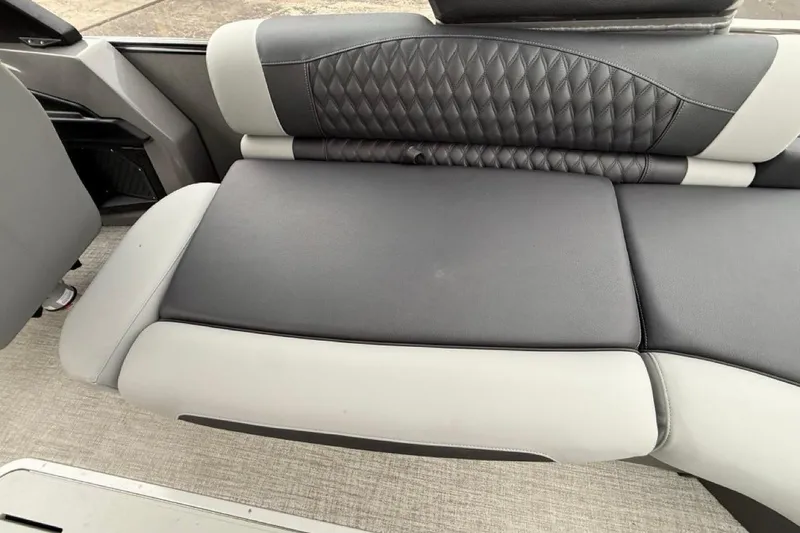 Slide: The Image of Avalon Excalibur LTD Quad Lounger Shift 2026 - 24