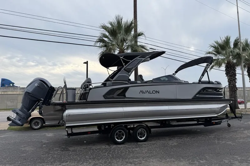 Slide: The Image of Avalon Excalibur LTD Quad Lounger Shift 2026 - 50