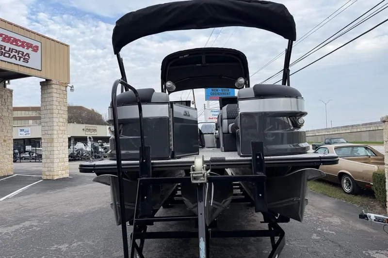 Slide: The Image of Avalon Excalibur LTD Quad Lounger Shift 2026 - 3