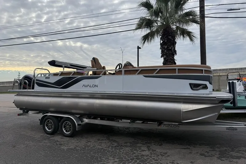 The Image of Avalon Venture 85 Cruise 2026 - 0
