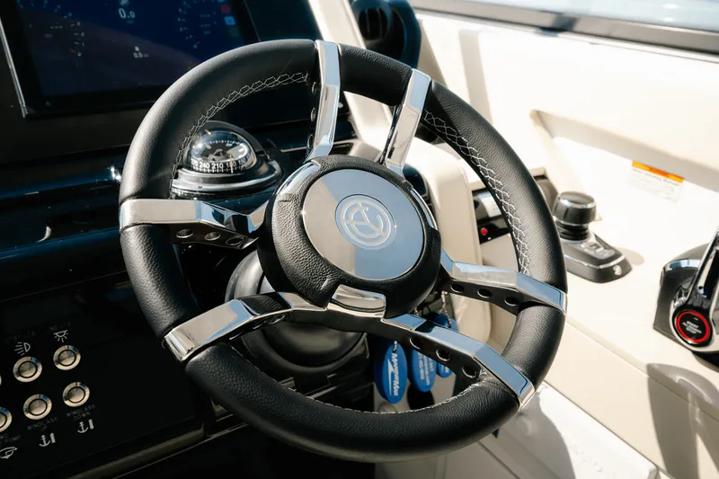 Slide: The Image of Cruisers 38 GLS Outboard 2025 - 16