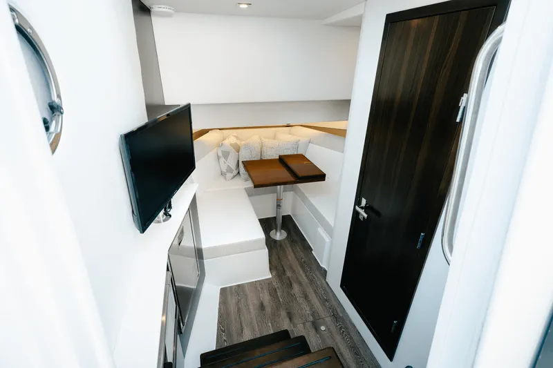 Slide: The Image of Cruisers 38 GLS Outboard 2025 - 19