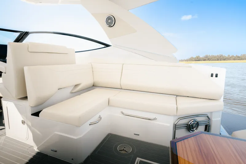 Slide: The Image of Cruisers 38 GLS Outboard 2025 - 7