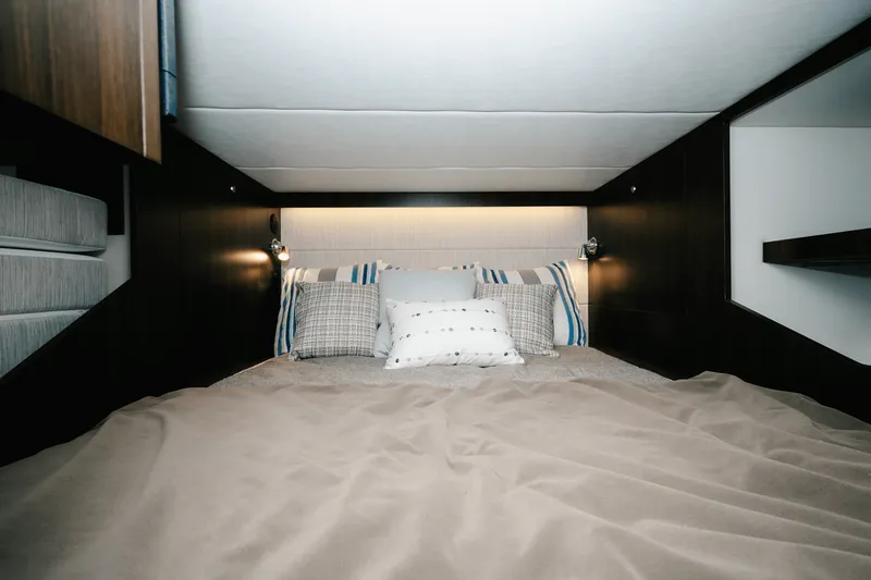 Slide: The Image of Cruisers Yachts 38 GLS Outboard 2025 - 23