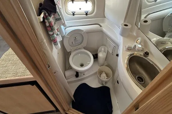 Slide: The Image of Bayliner 3255 Avanti 1998 - 15