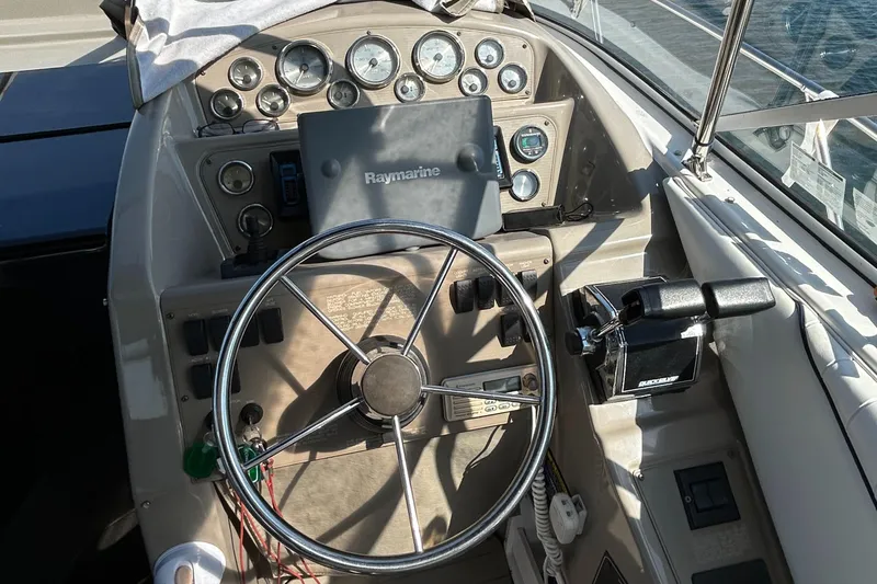 Slide: The Image of Bayliner 3255 Avanti 1998 - 7