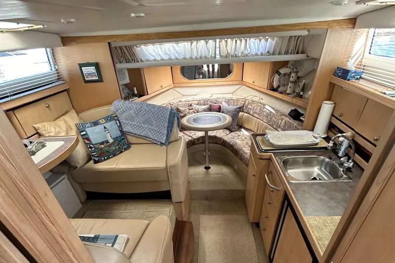Slide: The Image of Bayliner 3255 Avanti 1998 - 12
