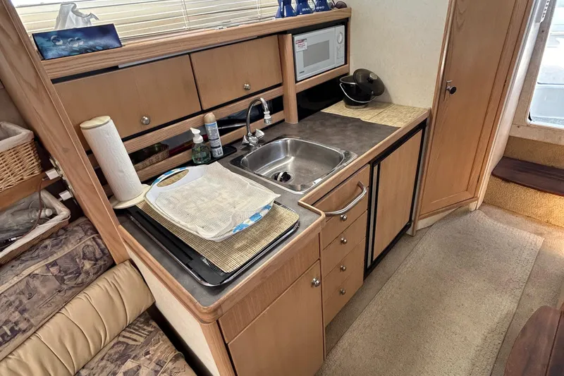 Slide: The Image of Bayliner 3255 Avanti 1998 - 19
